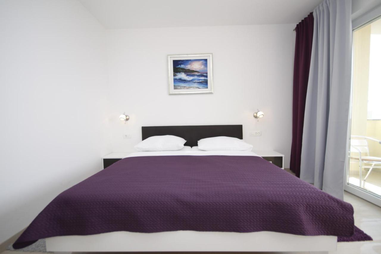 Pension Villa Rosa รทินา ภายนอก รูปภาพ