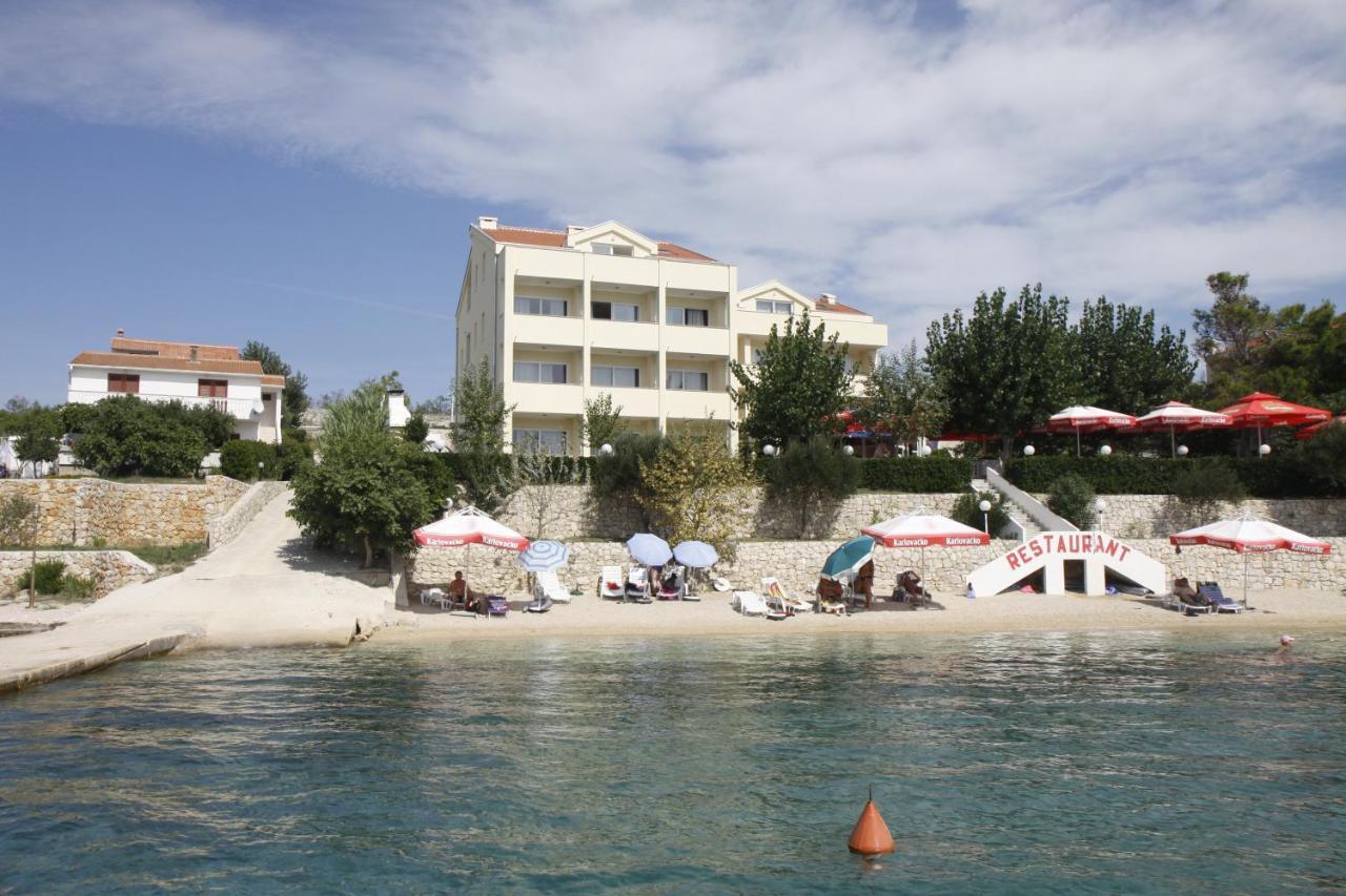 Pension Villa Rosa รทินา ภายนอก รูปภาพ