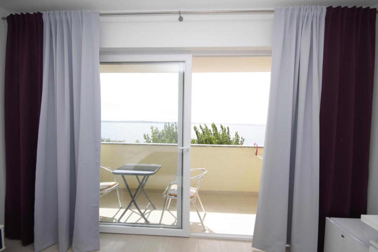 Pension Villa Rosa รทินา ภายนอก รูปภาพ